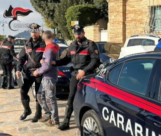 Fermo - Furti in appartamento, arrestati due albanesi